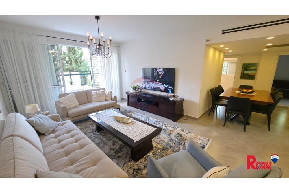 Apartment for Sale in Holon - Image 2