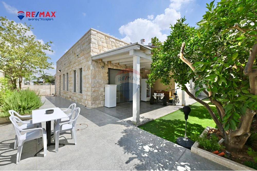 Condo for Sale in חדיד - Image 1