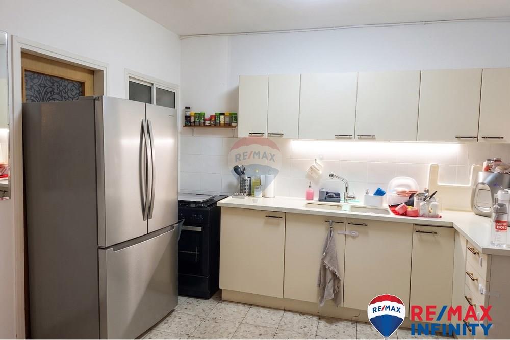 Apartment for Sale in Lod - Image 5