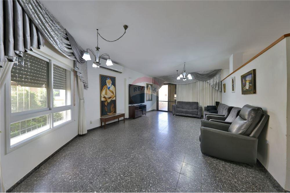 Apartment for Sale in קרית אתא - Image 4