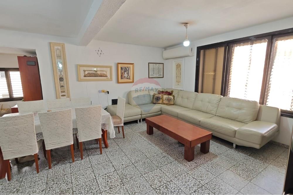 Apartment for Sale in Lod - Image 3