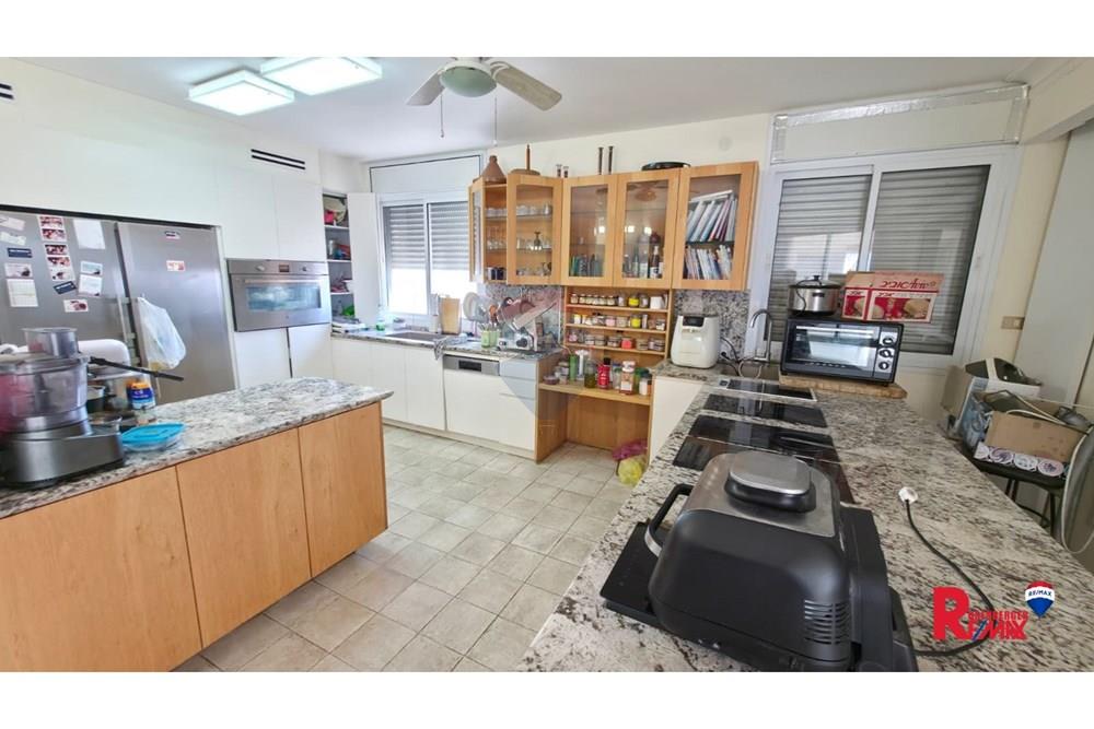 Apartment for Sale in Bat Yam - Image 5