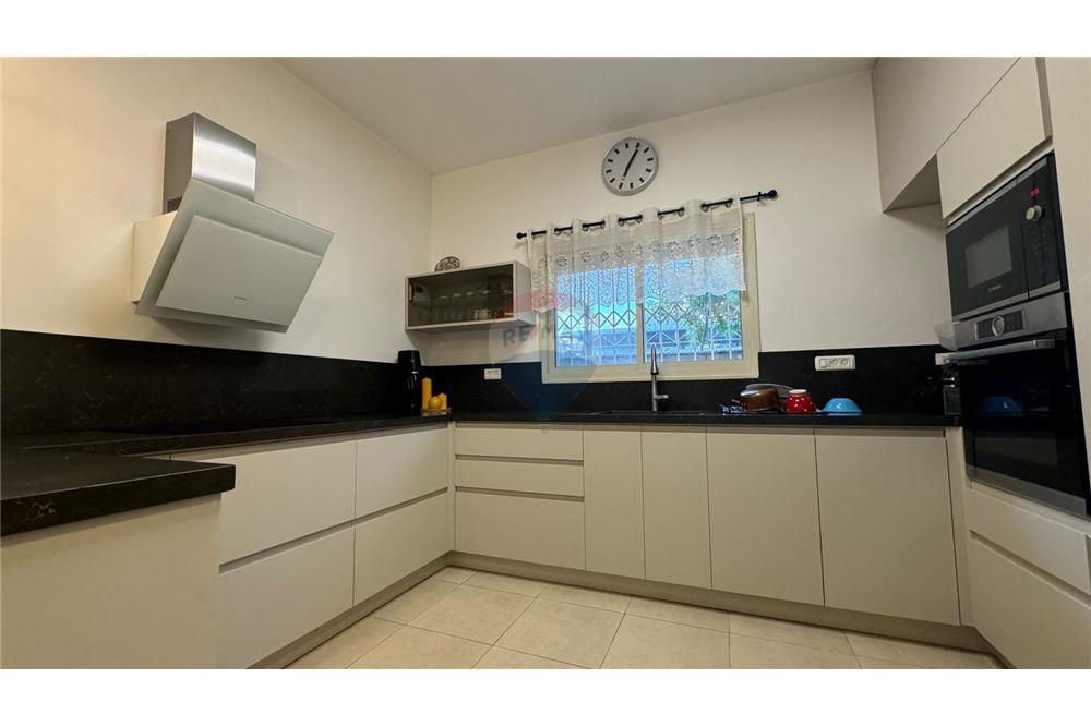 Apartment for Sale in Afula - Image 3