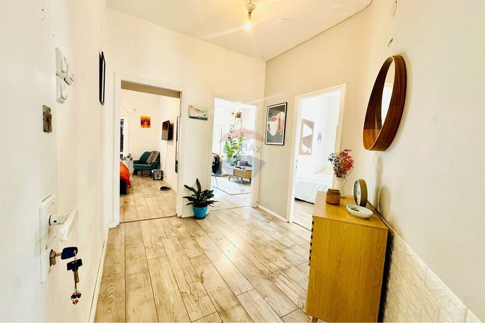 Apartment for Sale in Tel Aviv - Image 3