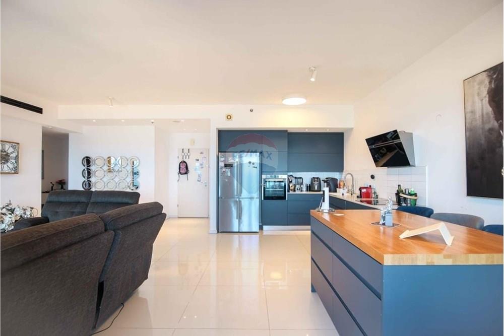 Apartment for Sale in Netanya - Image 2