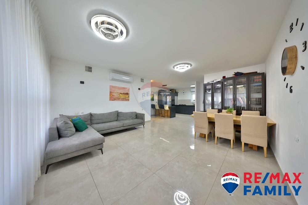 Apartment for Sale in קרית אתא - Image 1