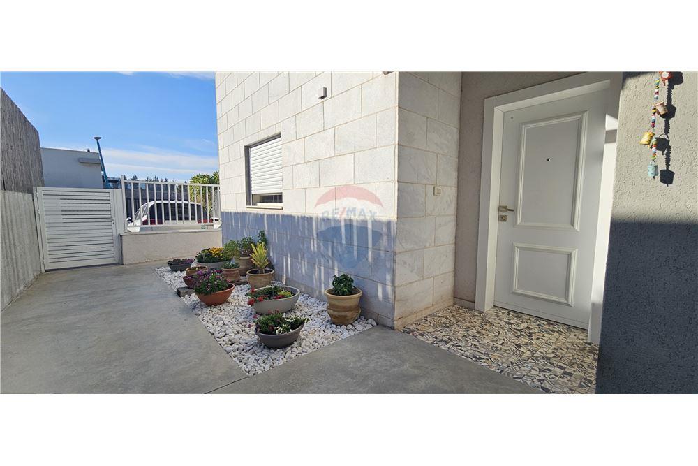 Apartment for Sale in אחוזת ברק - Image 1