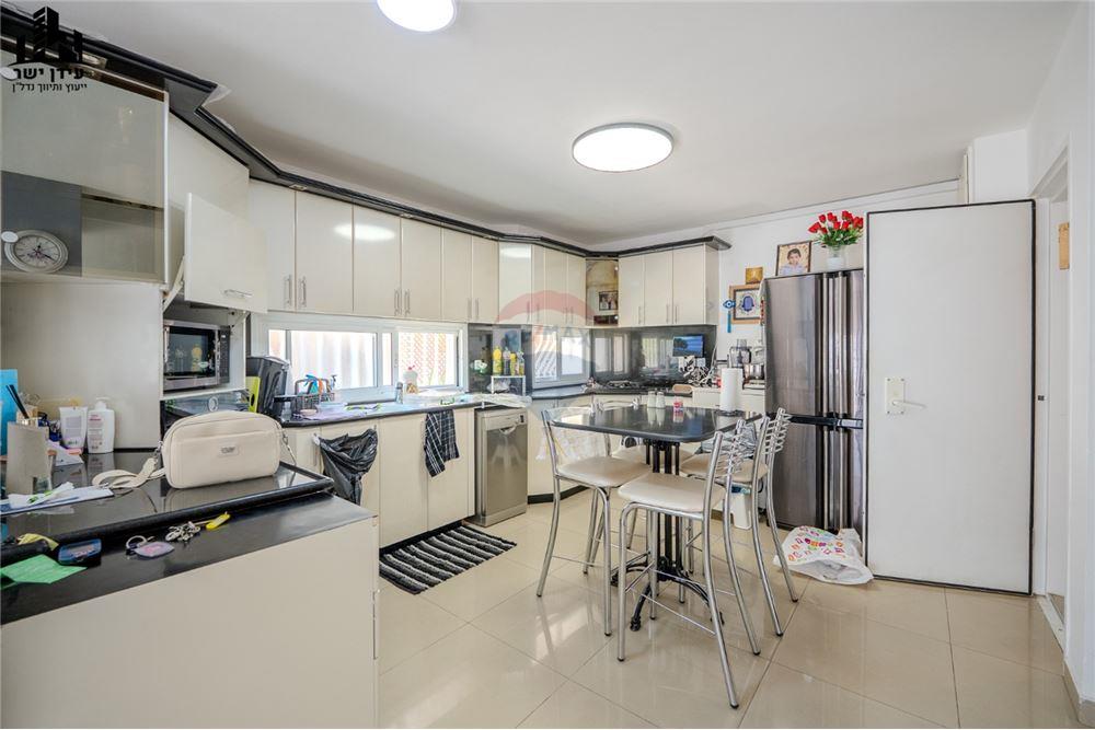 Condo for Sale in Tel Aviv - Image 4