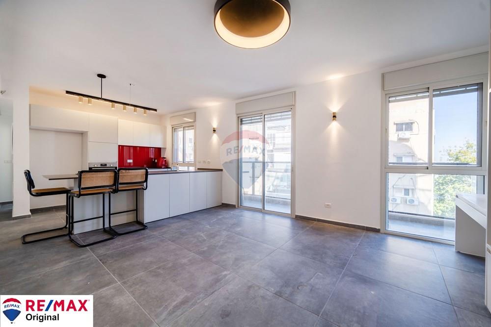 Apartment for Sale in Ramat Gan - Image 3