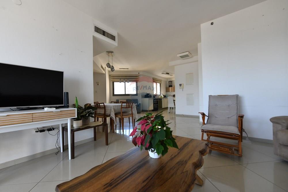 Apartment for Sale in Givat Shmuel - Image 6