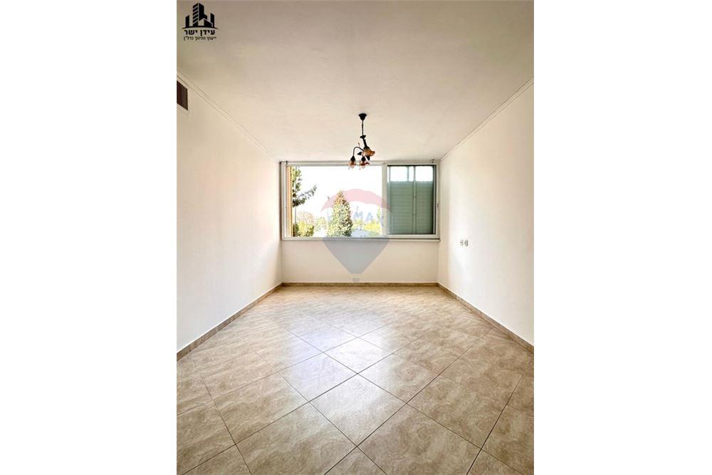 Apartment for Sale in Tel Aviv - Image 2