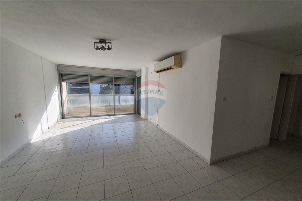 Apartment for Sale in Tel Aviv - Image 1