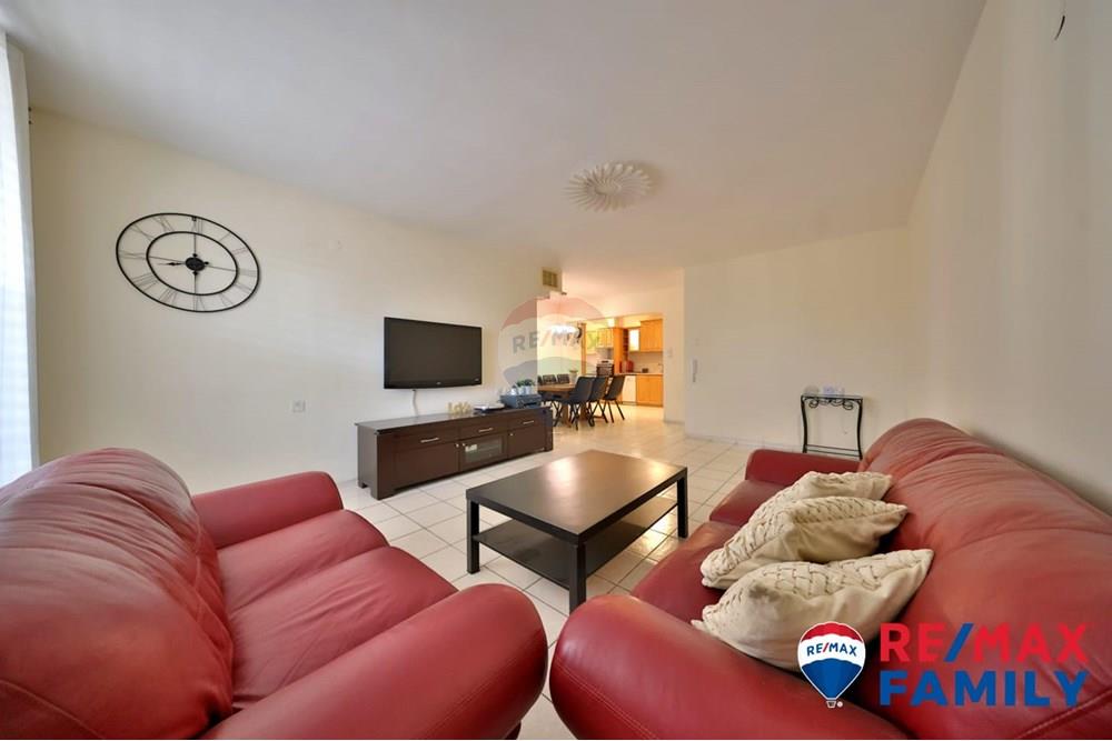 Apartment for Sale in קרית מוצקין - Image 3