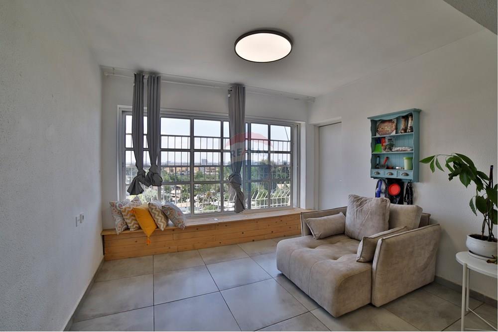 Apartment for Sale in Tel Aviv - Image 3