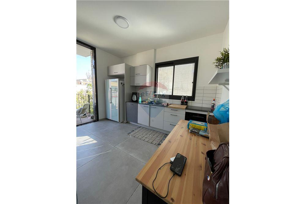 Apartment for Sale in Tel Aviv - Image 5