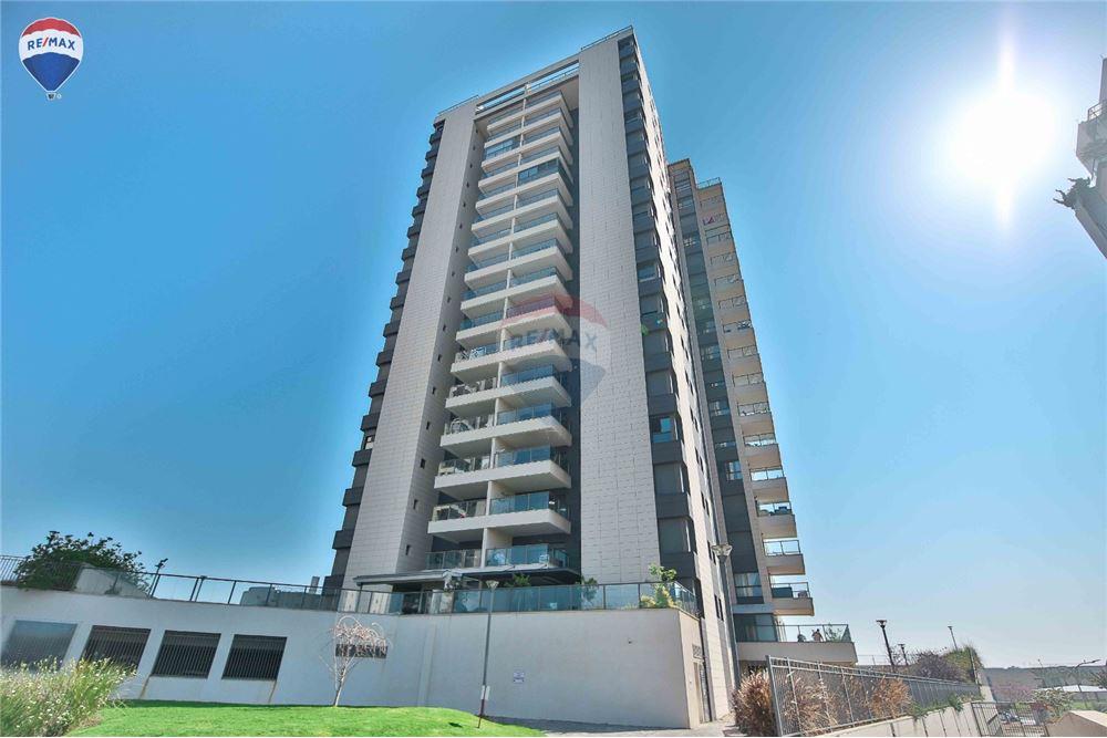 Apartment for Sale in אור עקיבא - Image 3