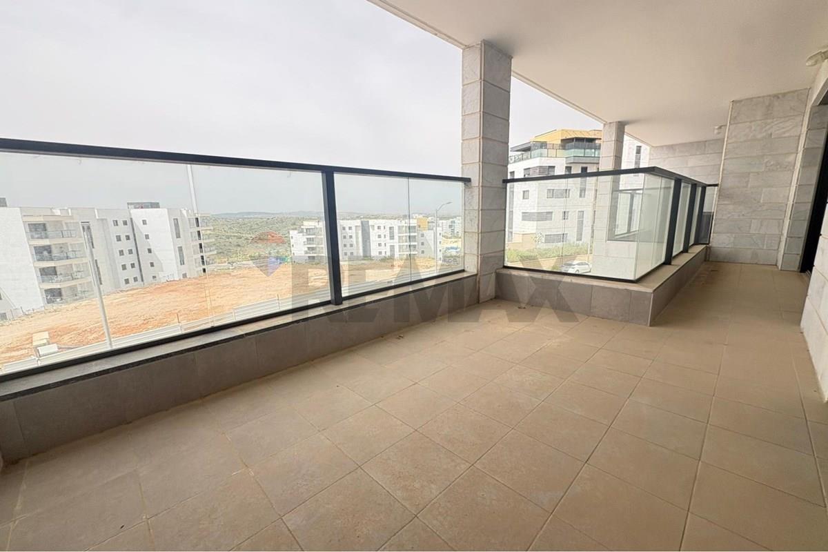 Apartment for Sale in Modi'in - Image 2