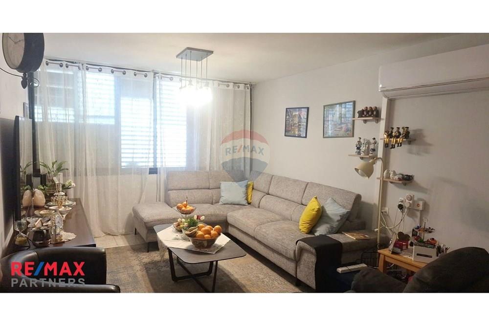 Apartment for Sale in Petah Tikva - Image 3