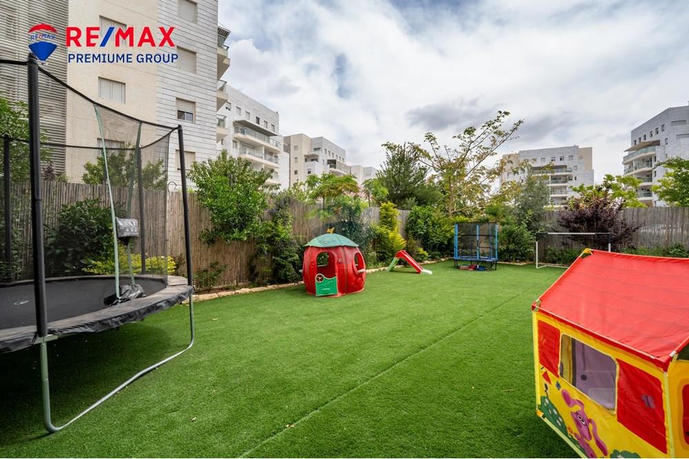 Apartment for Sale in שוהם - Image 1