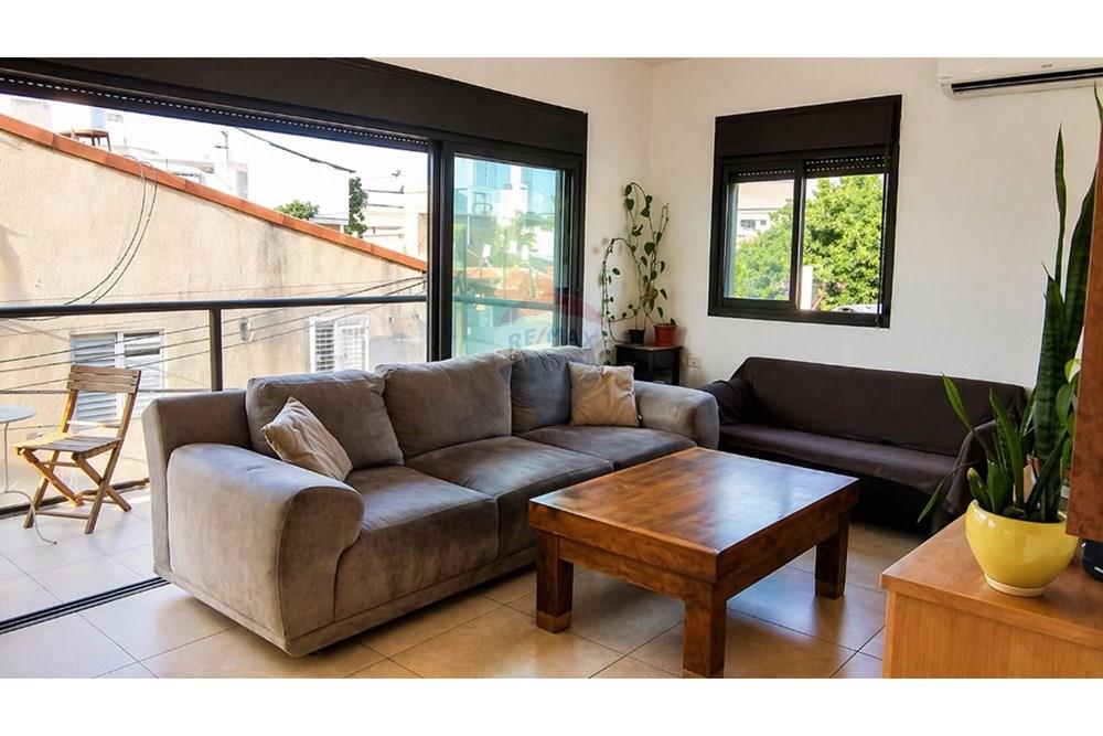 Apartment for Sale in Tel Aviv - Image 1