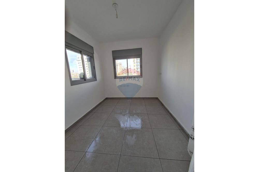 Apartment for Sale in Tel Aviv - Image 4