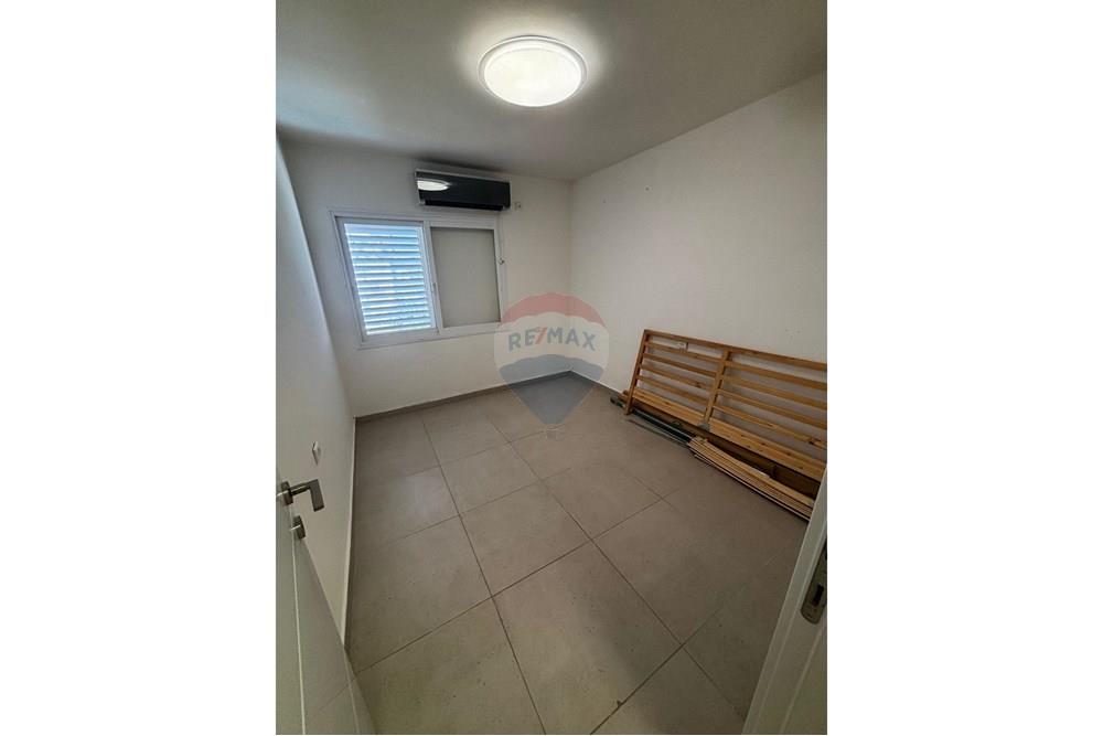 Apartment for Sale in Kiryat Yam - Image 5