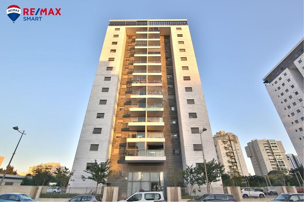 Apartment for Sale in קרית מוצקין - Image 1
