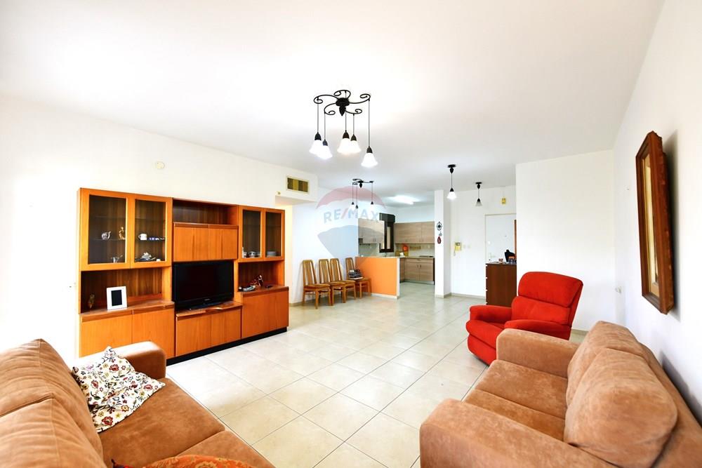 Apartment for Sale in קרית אונו - Image 1