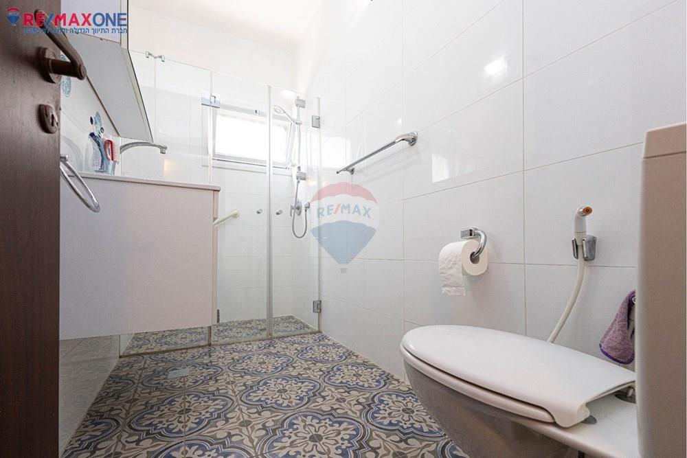 Apartment for Sale in Kfar Saba - Image 3