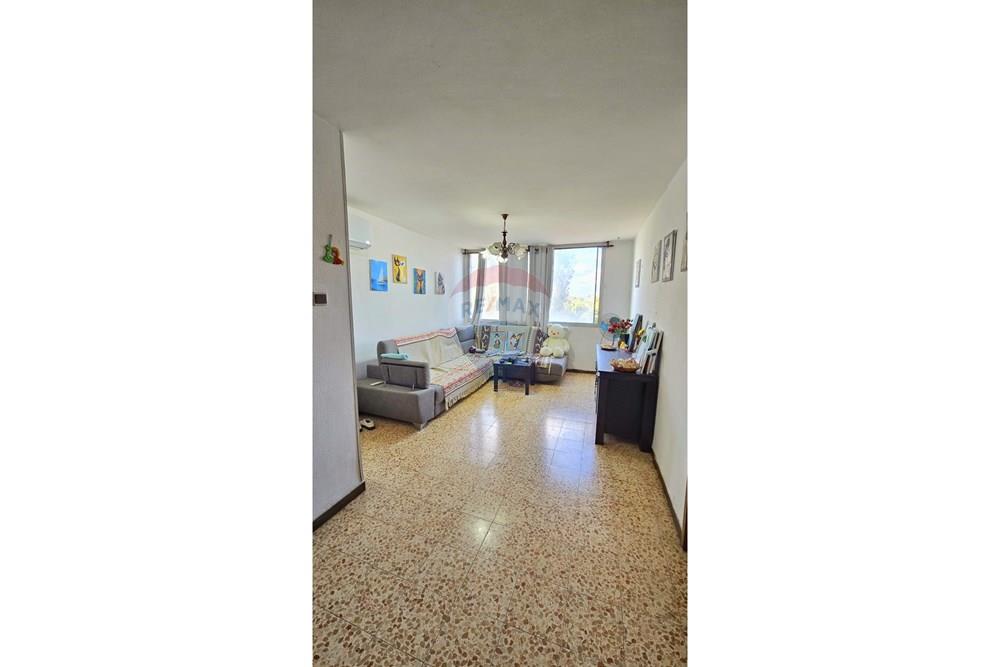 Apartment for Sale in Kiryat Yam - Image 1