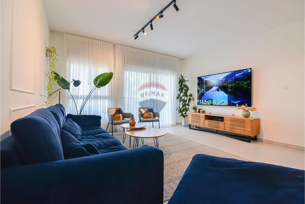Apartment for Sale in קדימה - Image 2