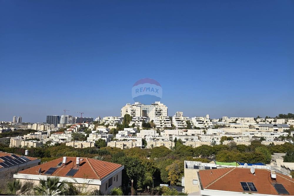 Apartment for Sale in Modi'in - Image 2