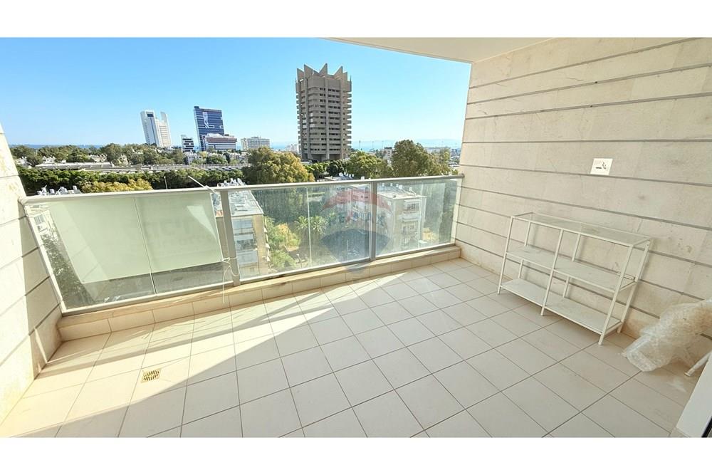Apartment for Sale in Haifa - Image 3