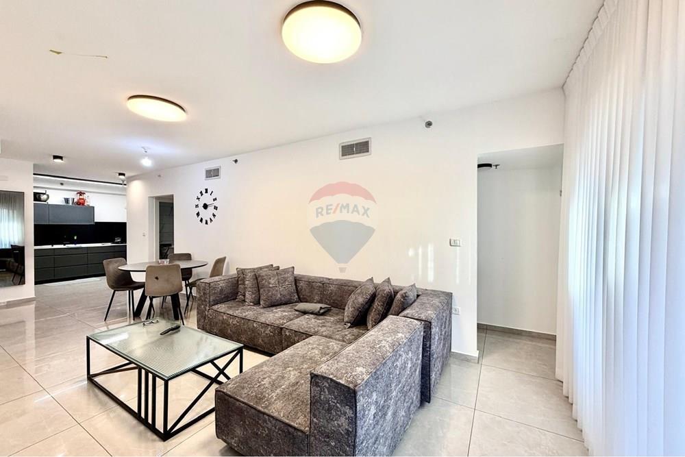 Apartment for Sale in Netanya - Image 2