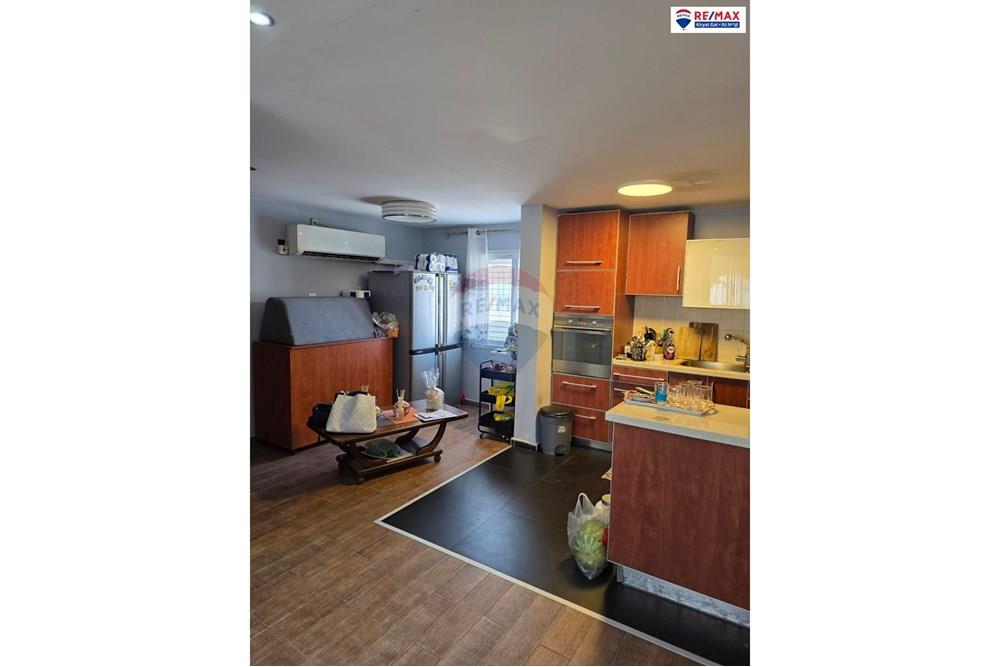 Apartment for Sale in קרית גת - Image 5