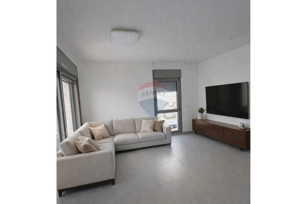 Apartment for Sale in Ashkelon - Image 3