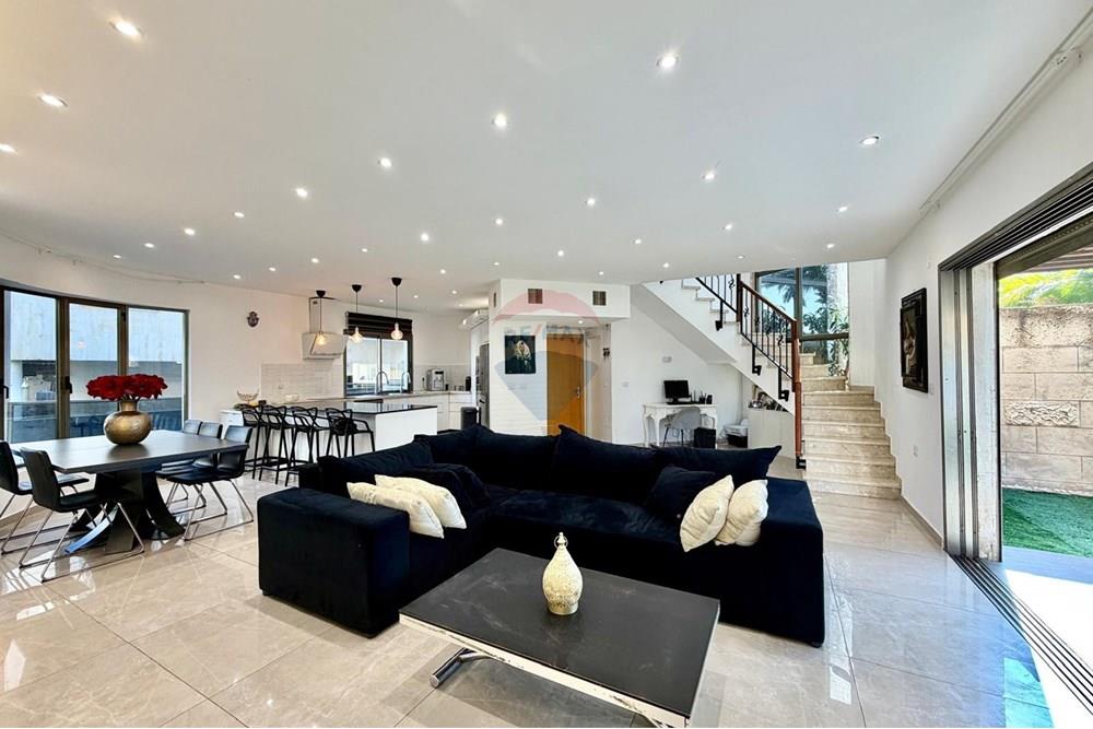 House for Sale in Netanya - Image 3