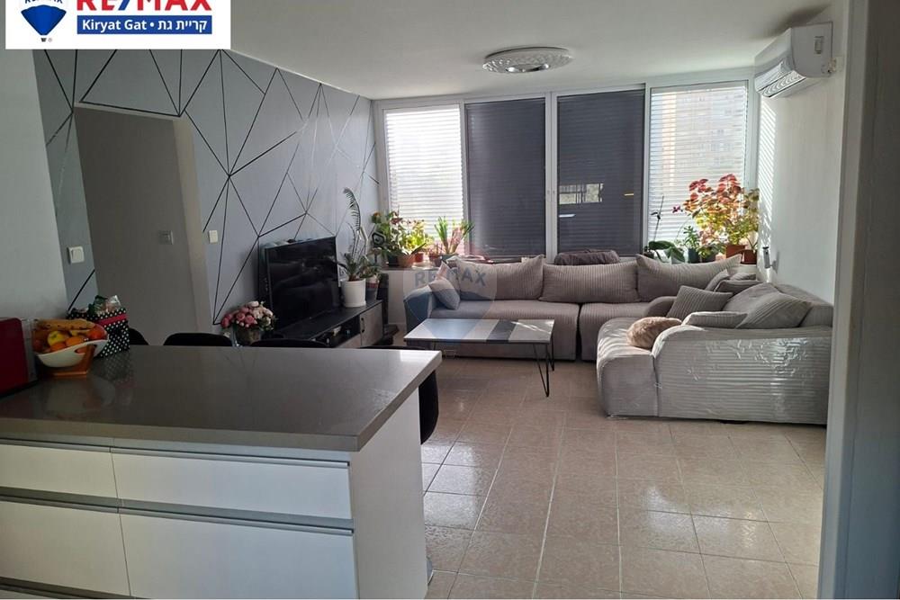 Apartment for Sale in קרית גת - Image 1