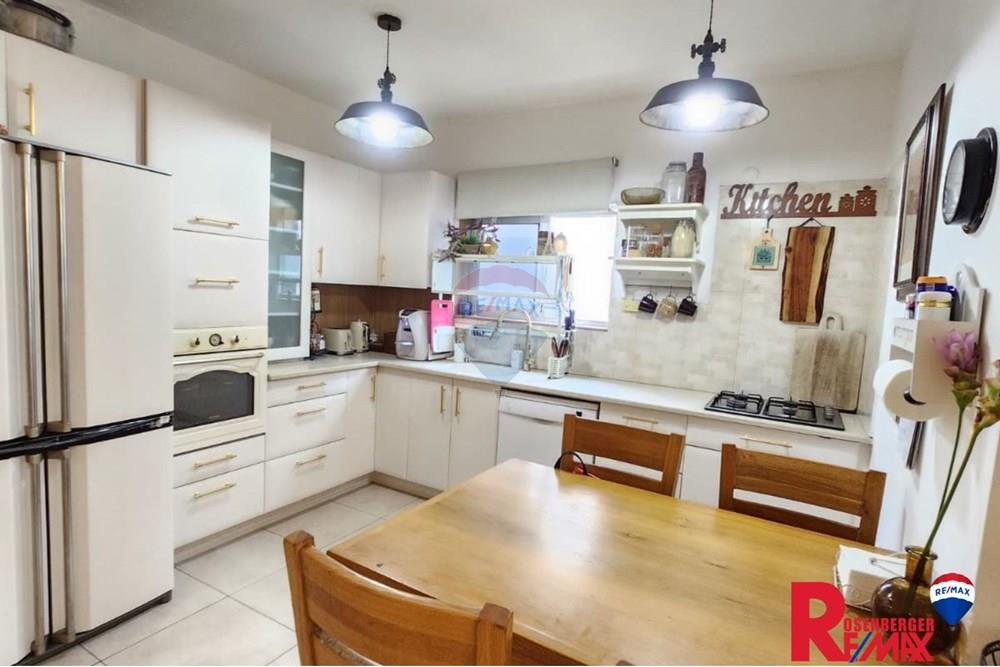 Apartment for Sale in Rishon LeZion - Image 3