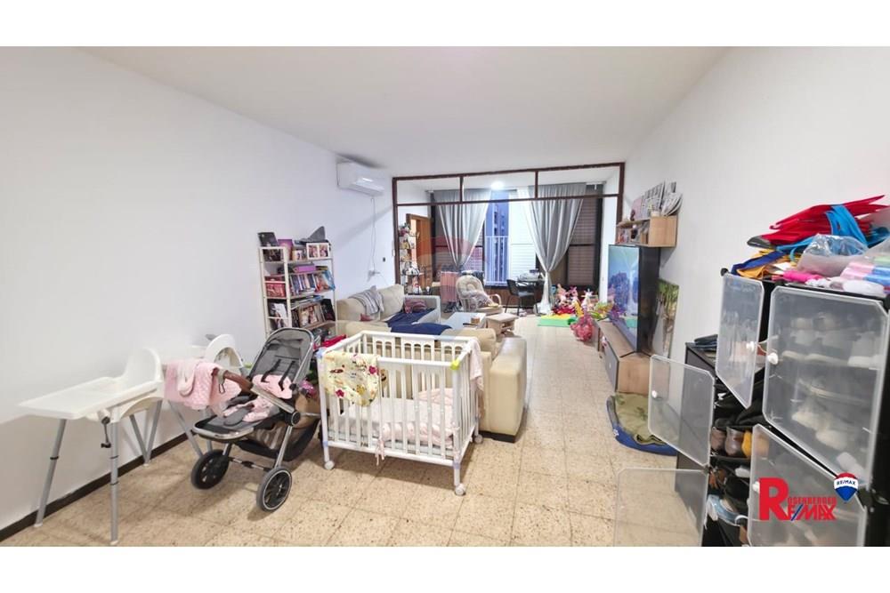 Apartment for Sale in Rishon LeZion - Image 1
