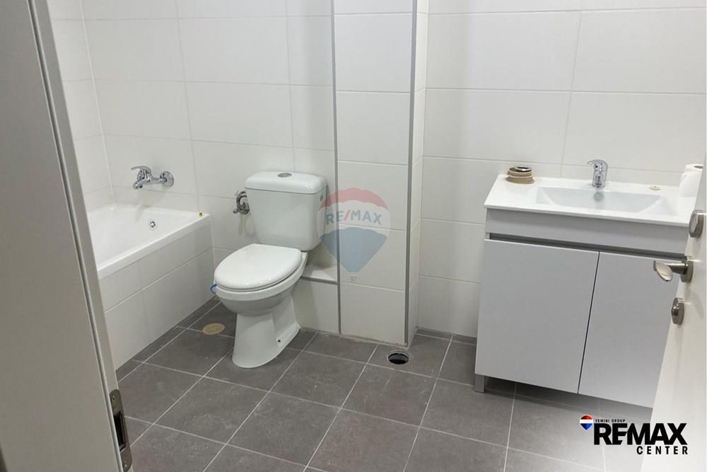 Apartment for Sale in Rishon LeZion - Image 6