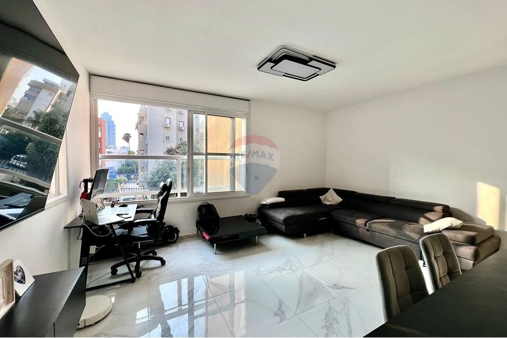 Apartment for Sale in Netanya - Image 3