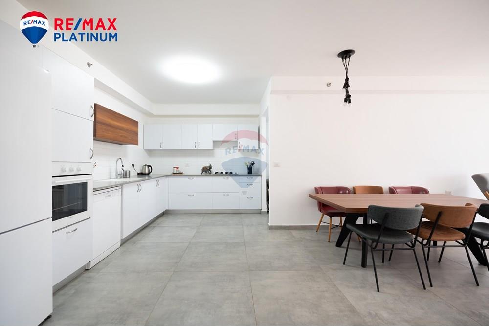 Apartment for Sale in קרית אונו - Image 2