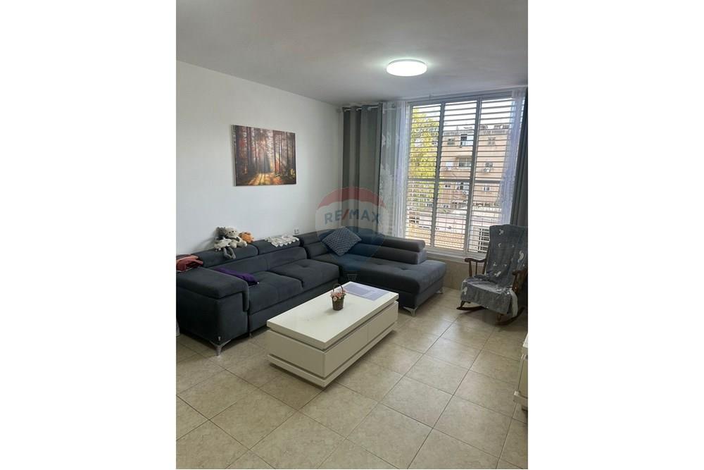Apartment for Sale in Rishon LeZion - Image 2