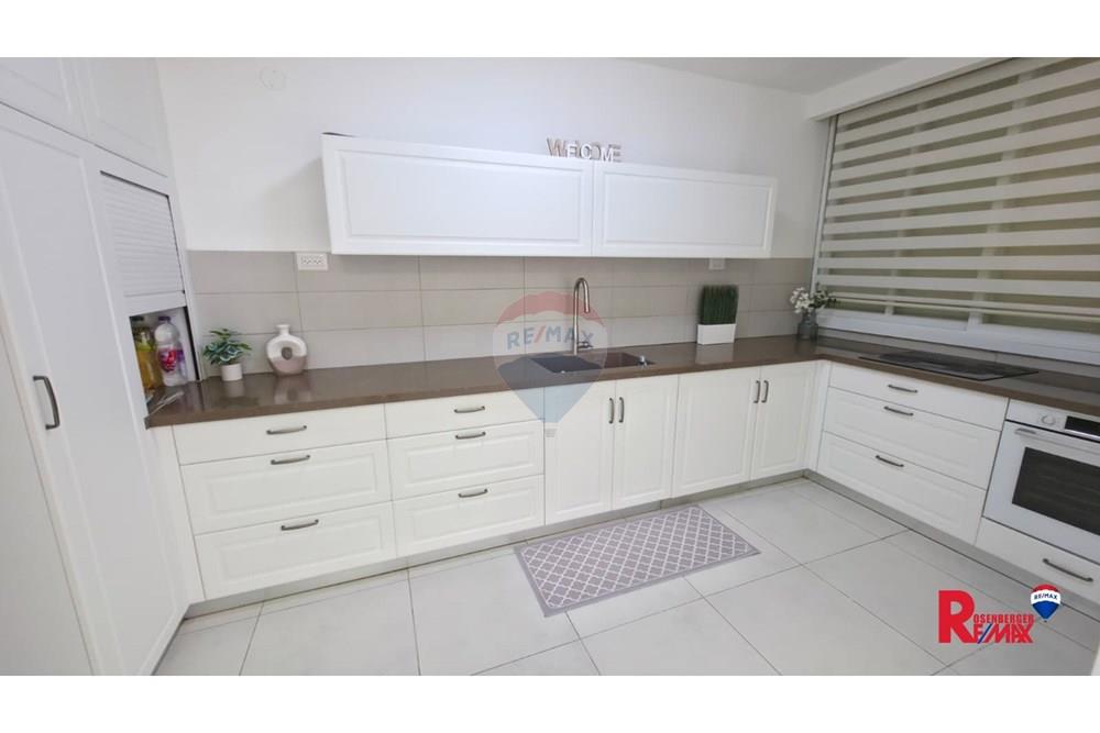 Apartment for Sale in Rishon LeZion - Image 4