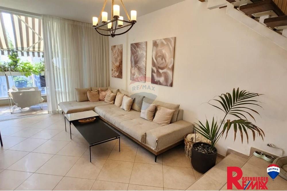 Apartment for Sale in Rishon LeZion - Image 1