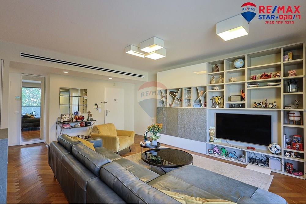 Apartment for Sale in Herzliya - Image 4