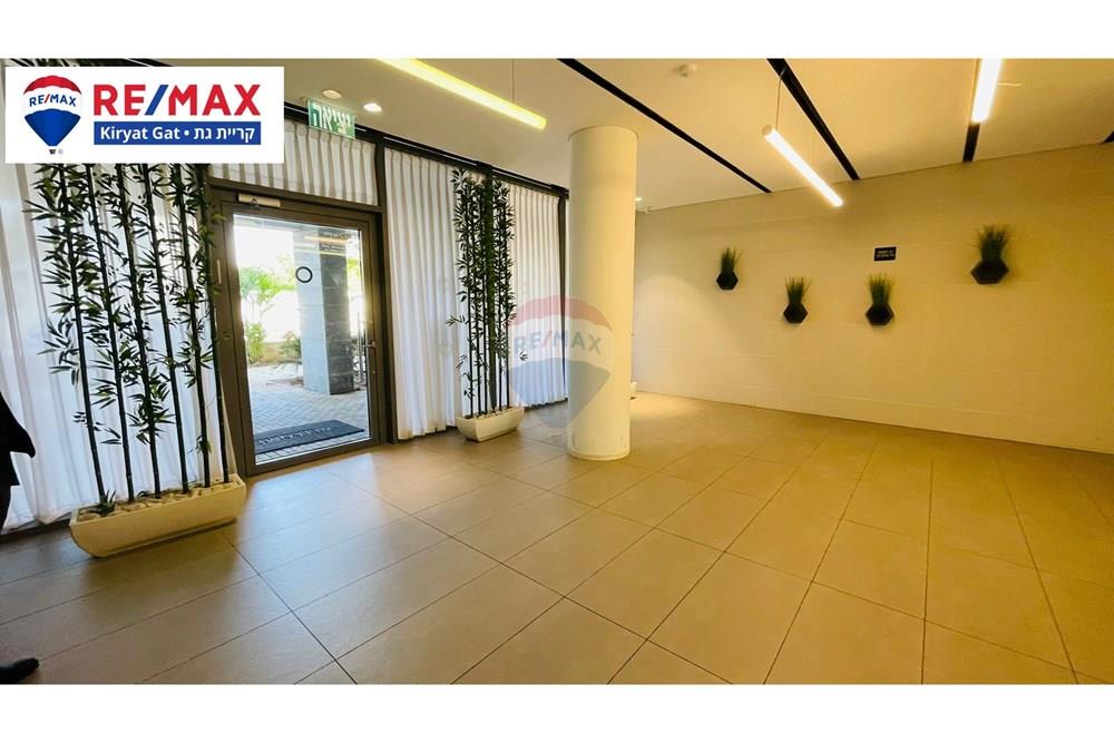 Apartment for Sale in קרית גת - Image 7