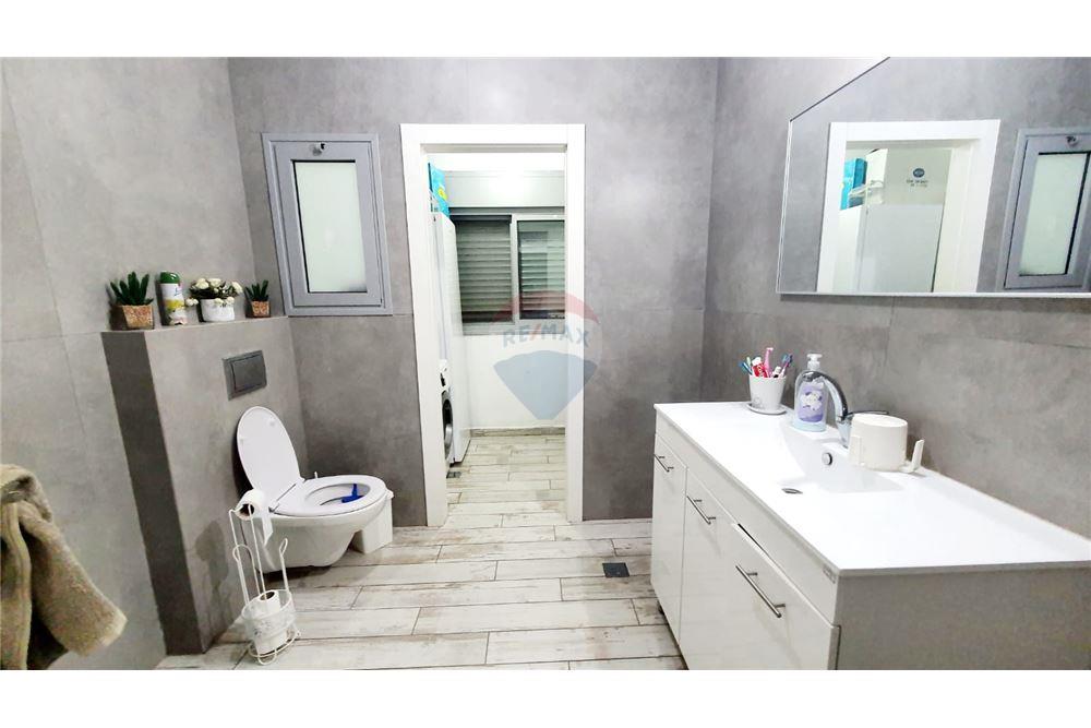 Apartment for Sale in Afula - Image 4