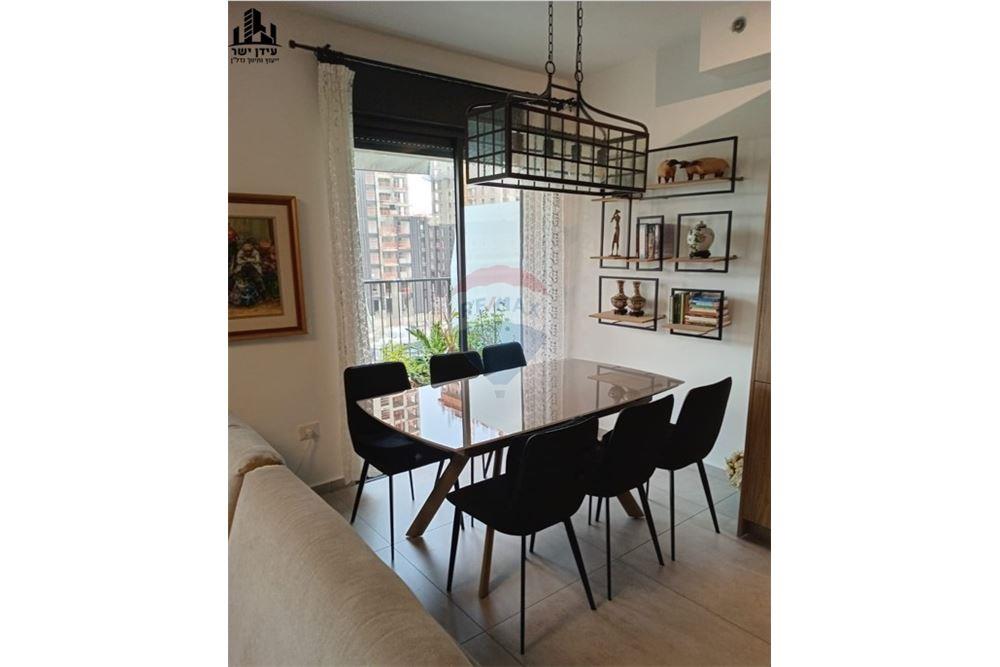 Apartment for Sale in Tel Aviv - Image 3